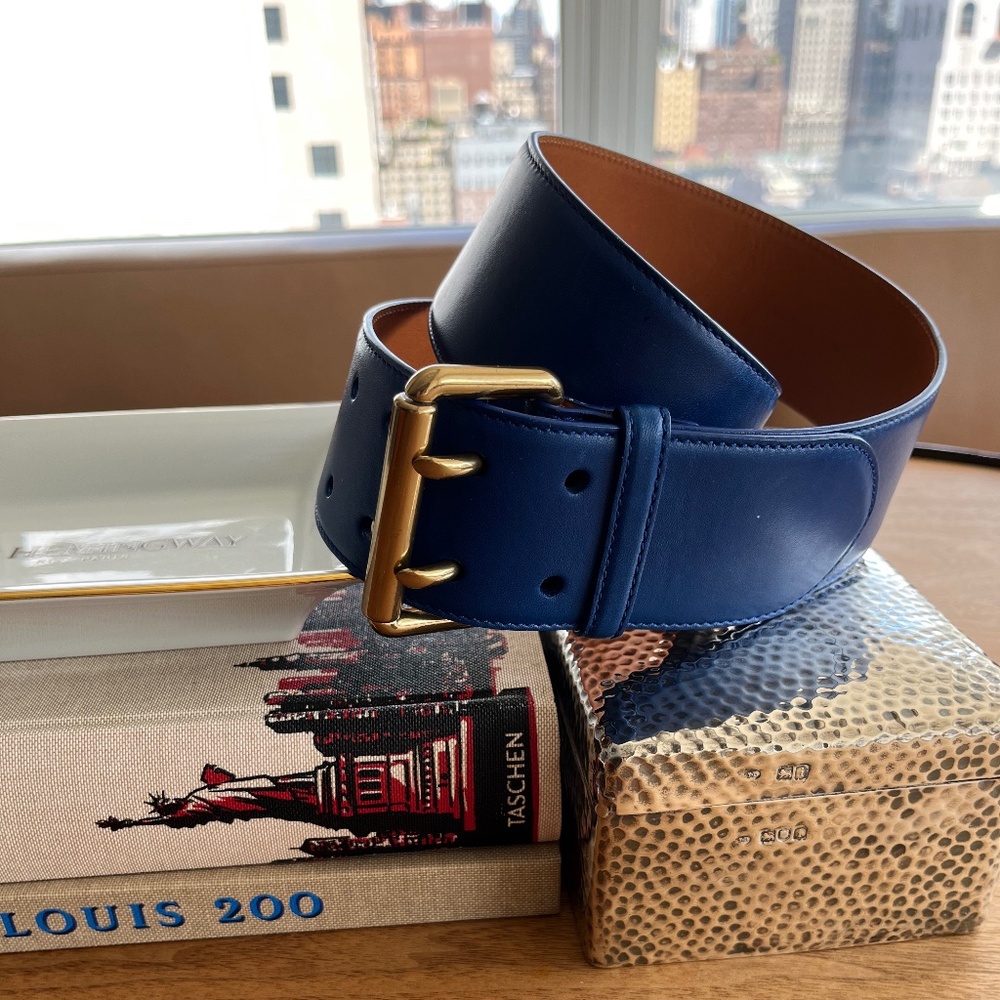 Ralph Lauren Luxury Leather Belt with Solid Brass Buckle - Size Small